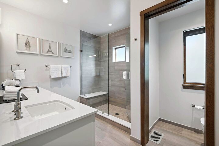 #10 - Ensuite Bathroom