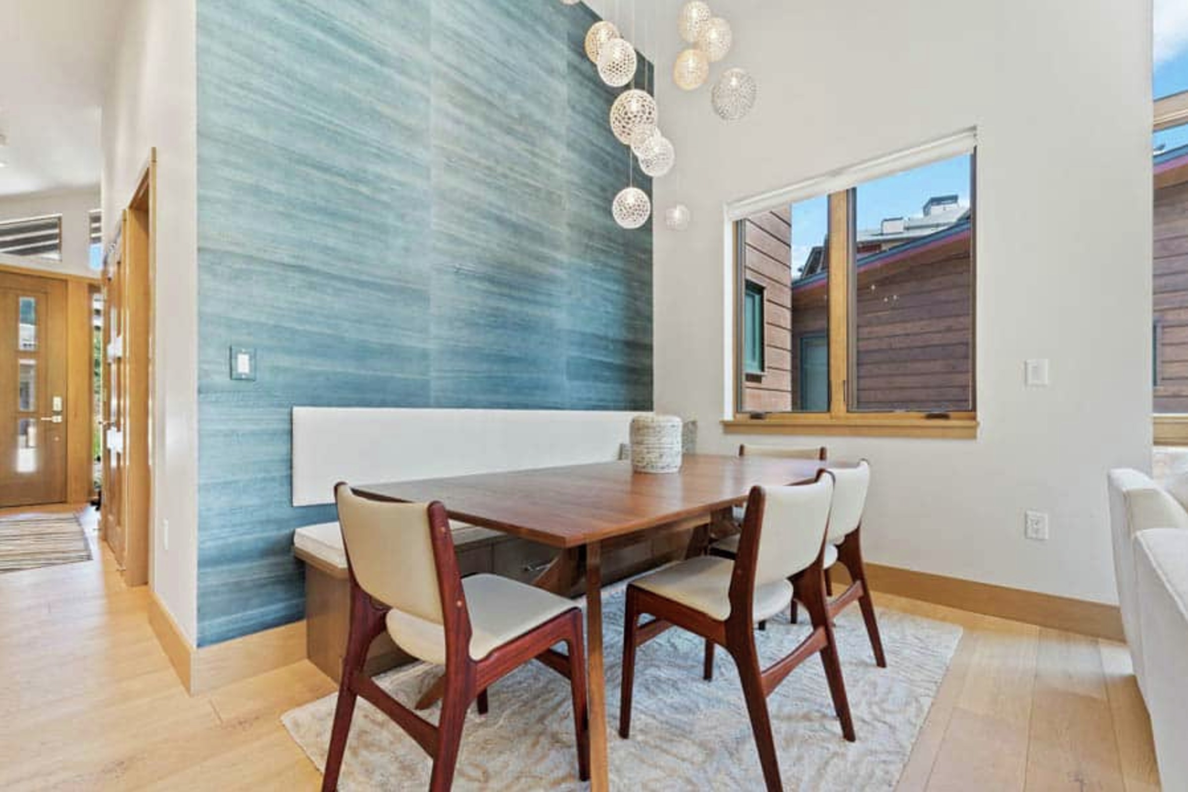 #07 - Dining Area