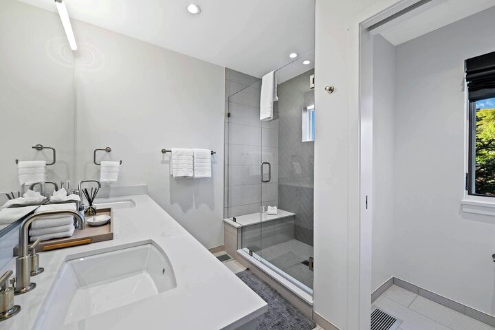 #14 - Ensuite Bathroom