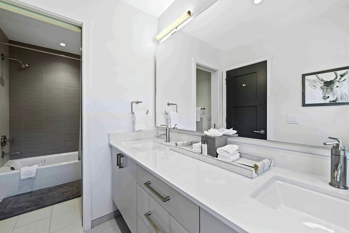 #14 - Ensuite Bathroom