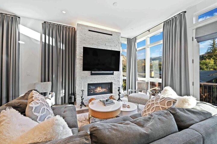 #14 - Living Area