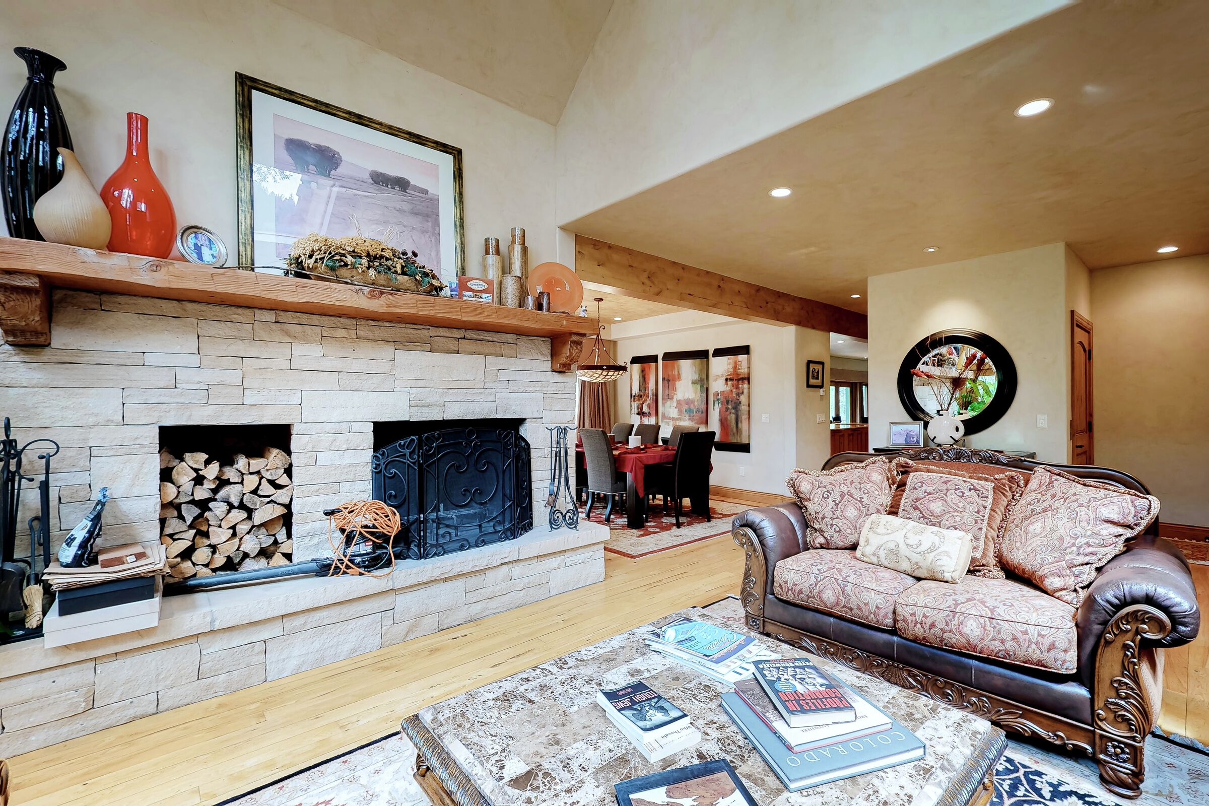 6 Bdrm 7.5 Bath HT - Living Room