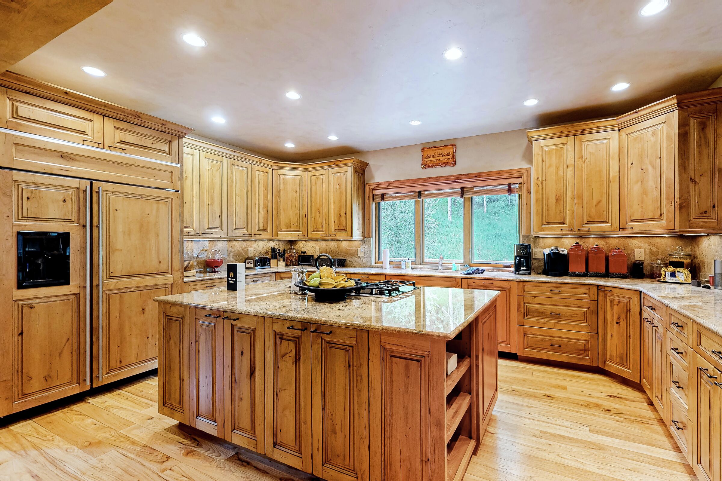 6 Bdrm 7.5 Bath HT - Kitchen