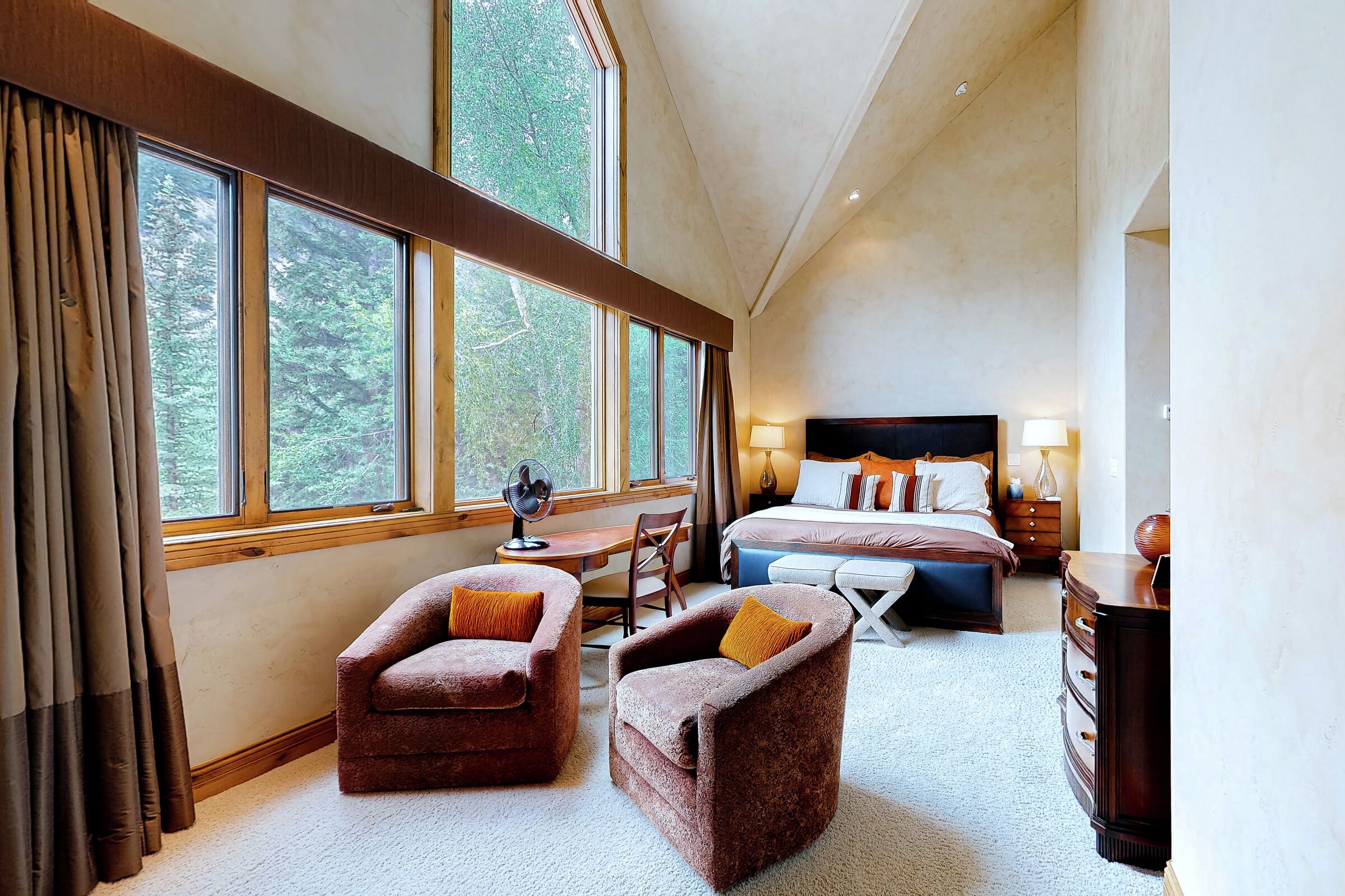6 Bdrm 7.5 Bath HT - Master Bedroom