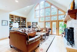 6 Bdrm 7.5 Bath HT - Living Room