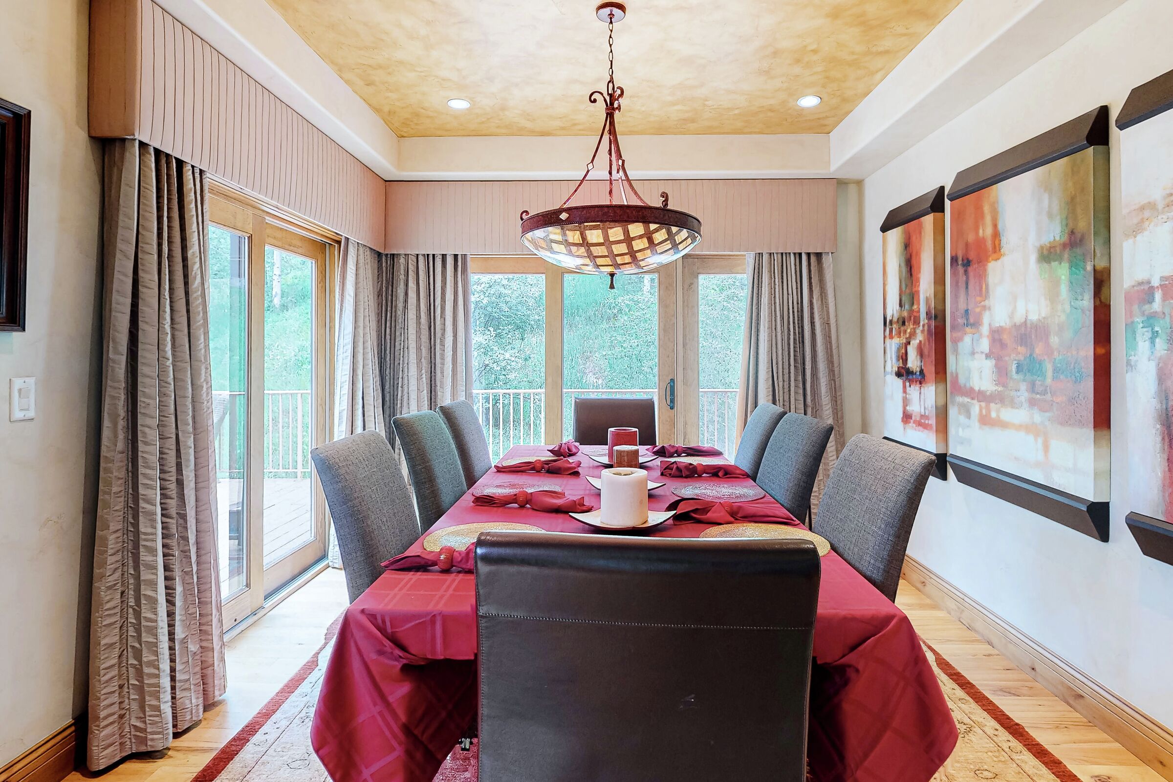6 Bdrm 7.5 Bath HT - Dining Room