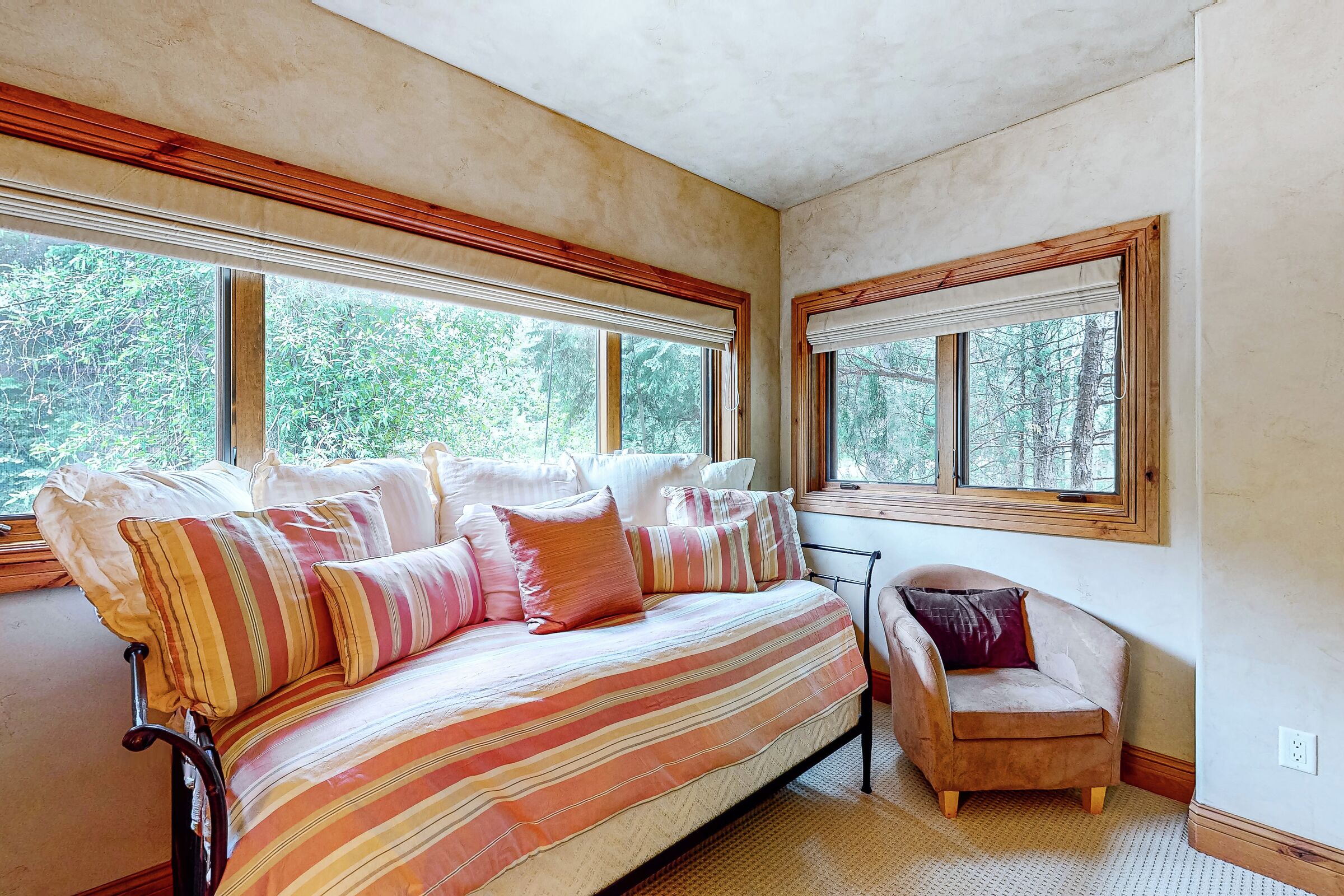 6 Bdrm 7.5 Bath HT - Bedroom