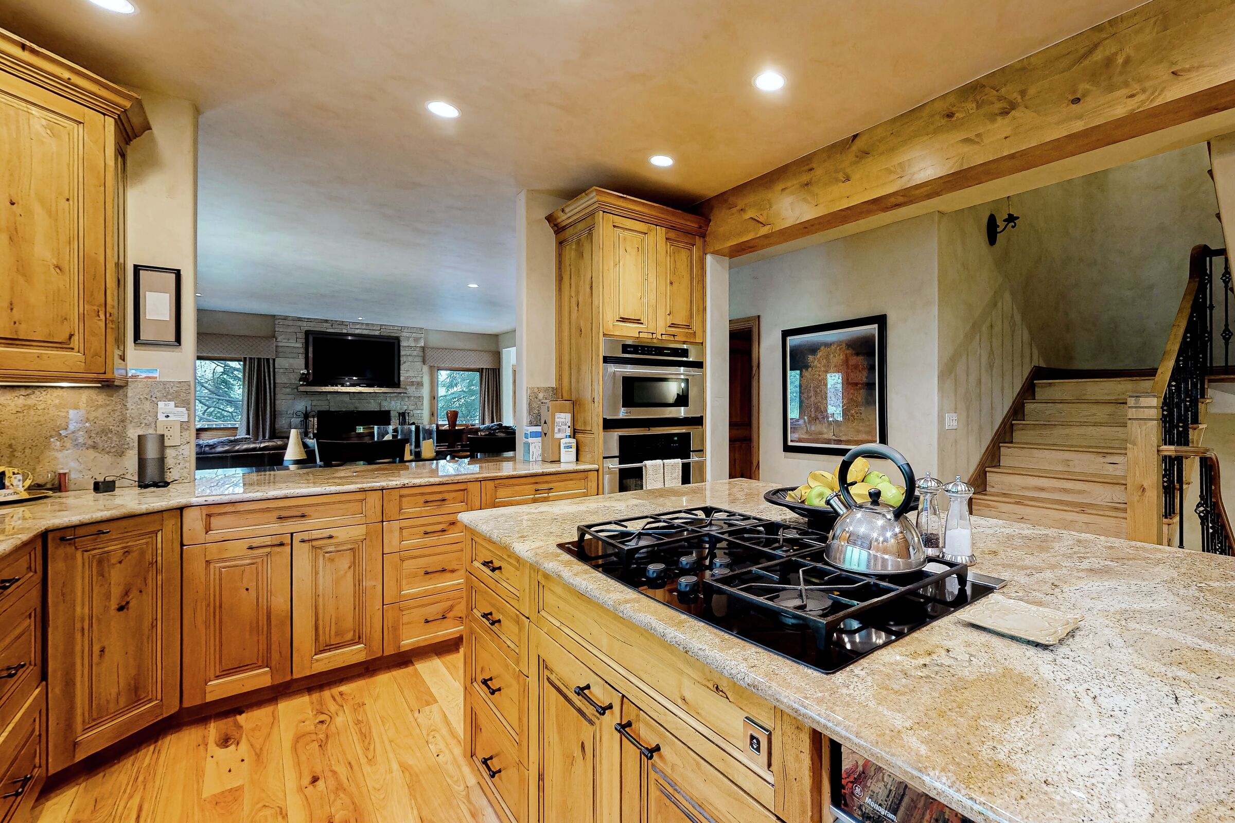 6 Bdrm 7.5 Bath HT - Kitchen