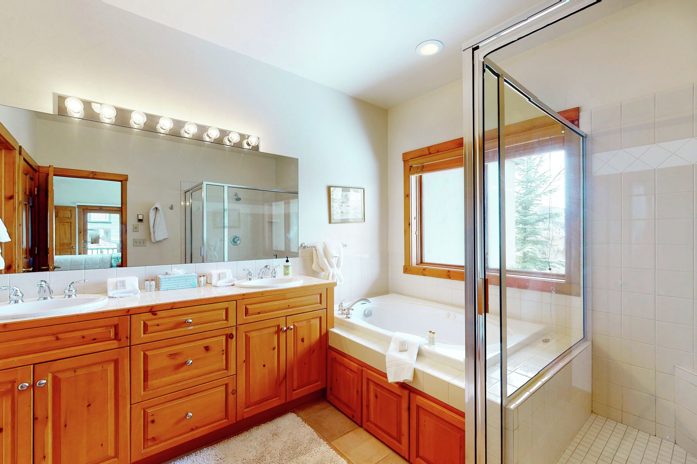 4 Bdrm HT - Master Ensuite Bathroom