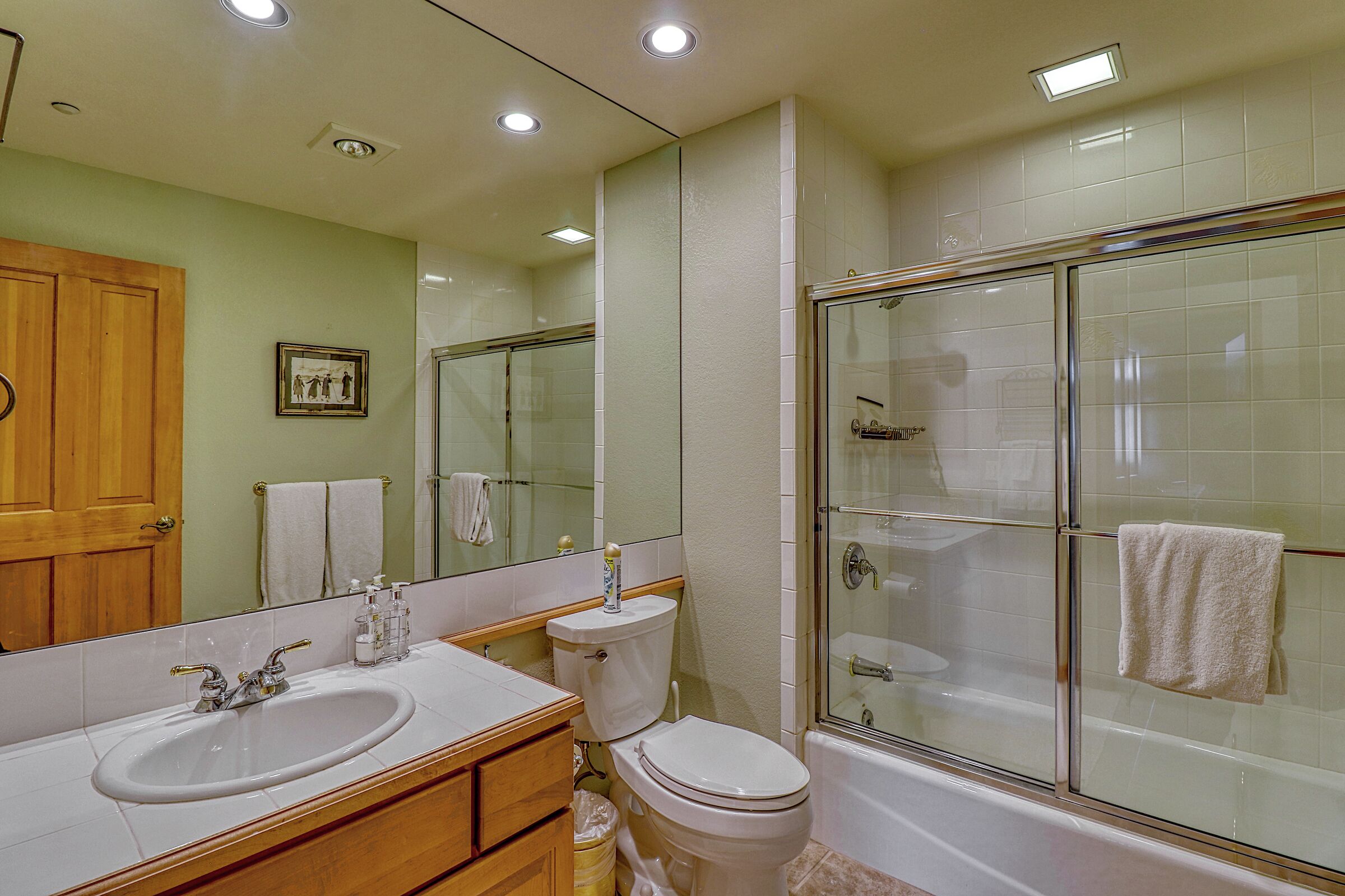 #208 - Bathroom