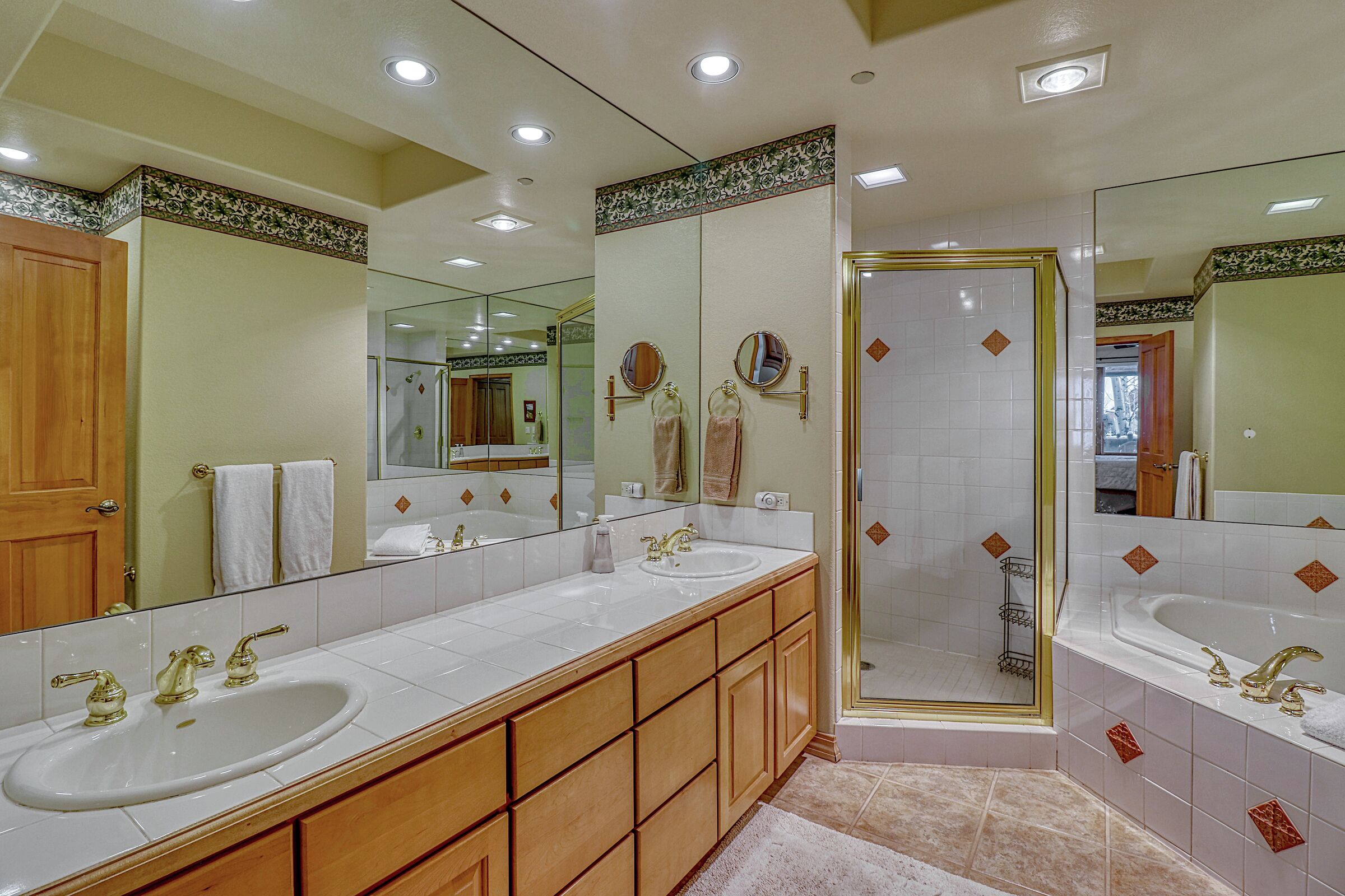 #208 - Bathroom