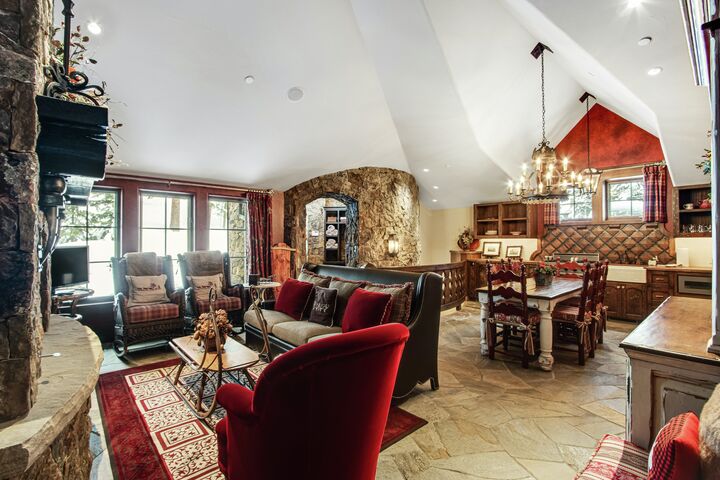 5 Bdrm 6.5 Bath HT - Second Living Room