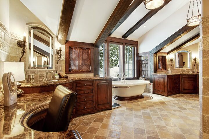 5 Bdrm 6.5 Bath HT - Master Ensuite Bathroom