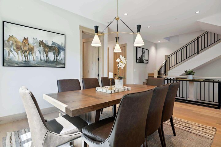 #07 - Dining Area