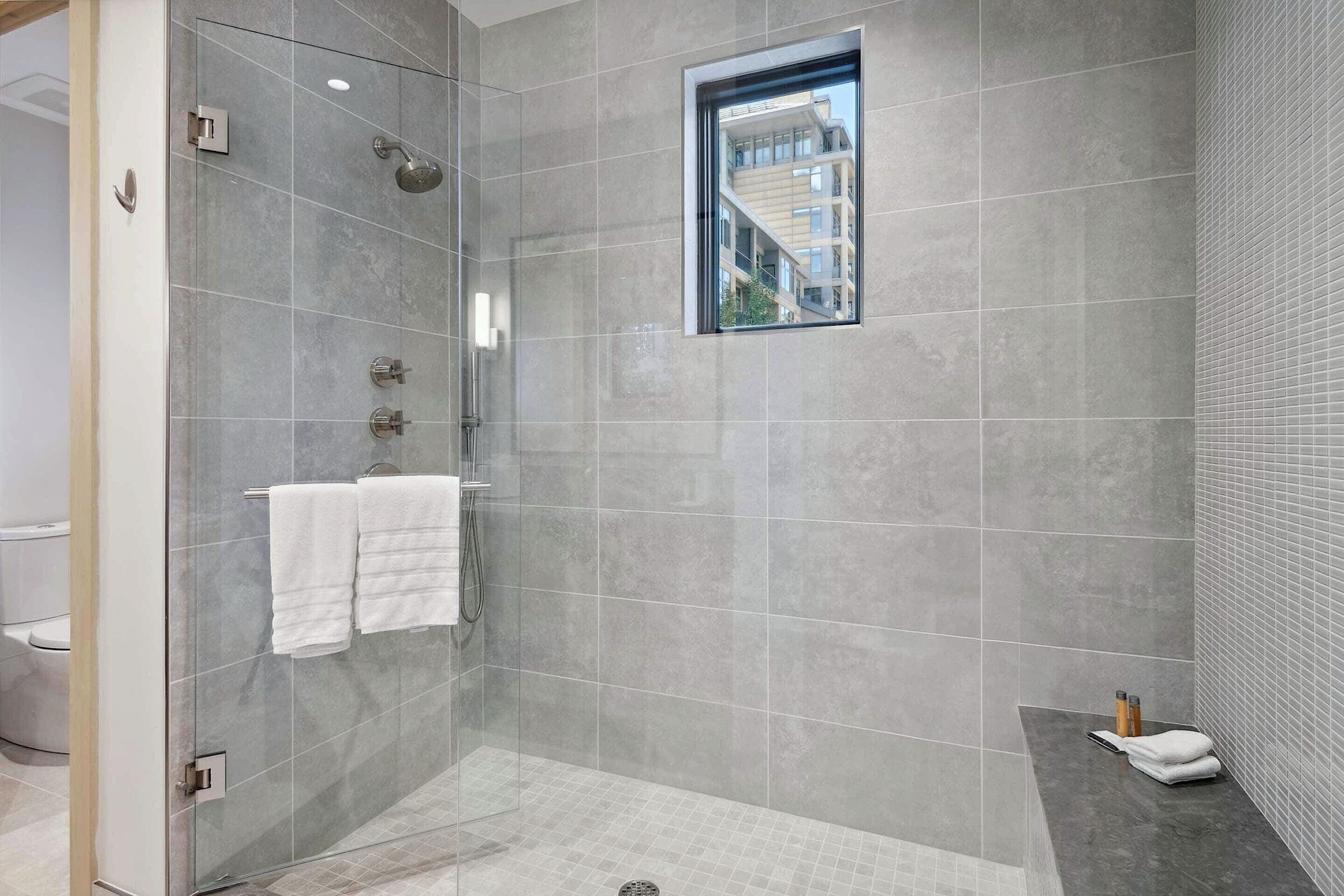 #07 - Bathroom