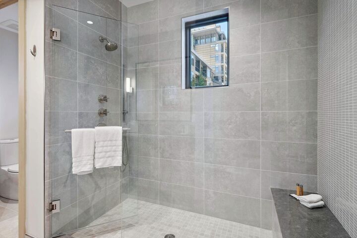 #07 - Bathroom