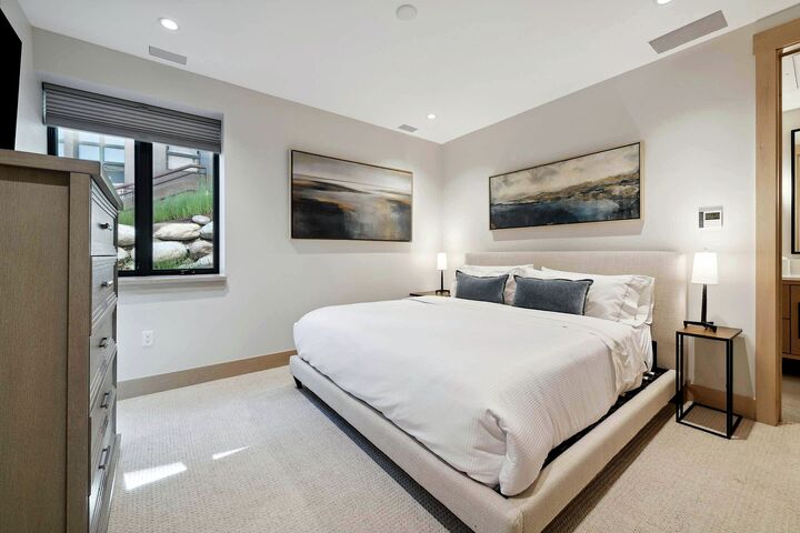 #07 - Bedroom