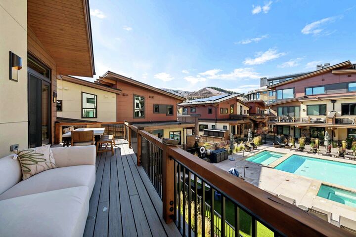 #13 - Balcony