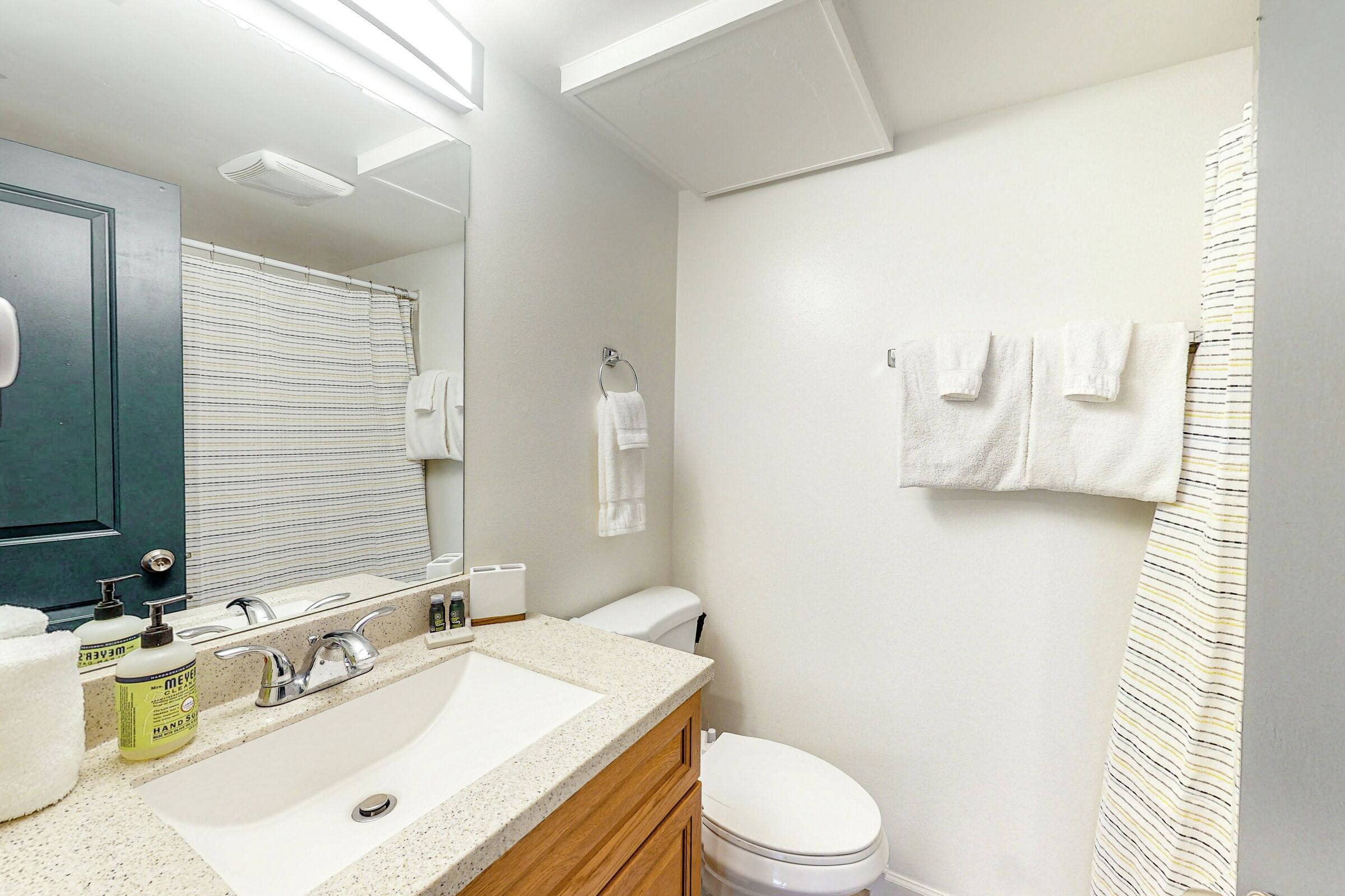 #F101 - Eagle River Escape - Bathroom