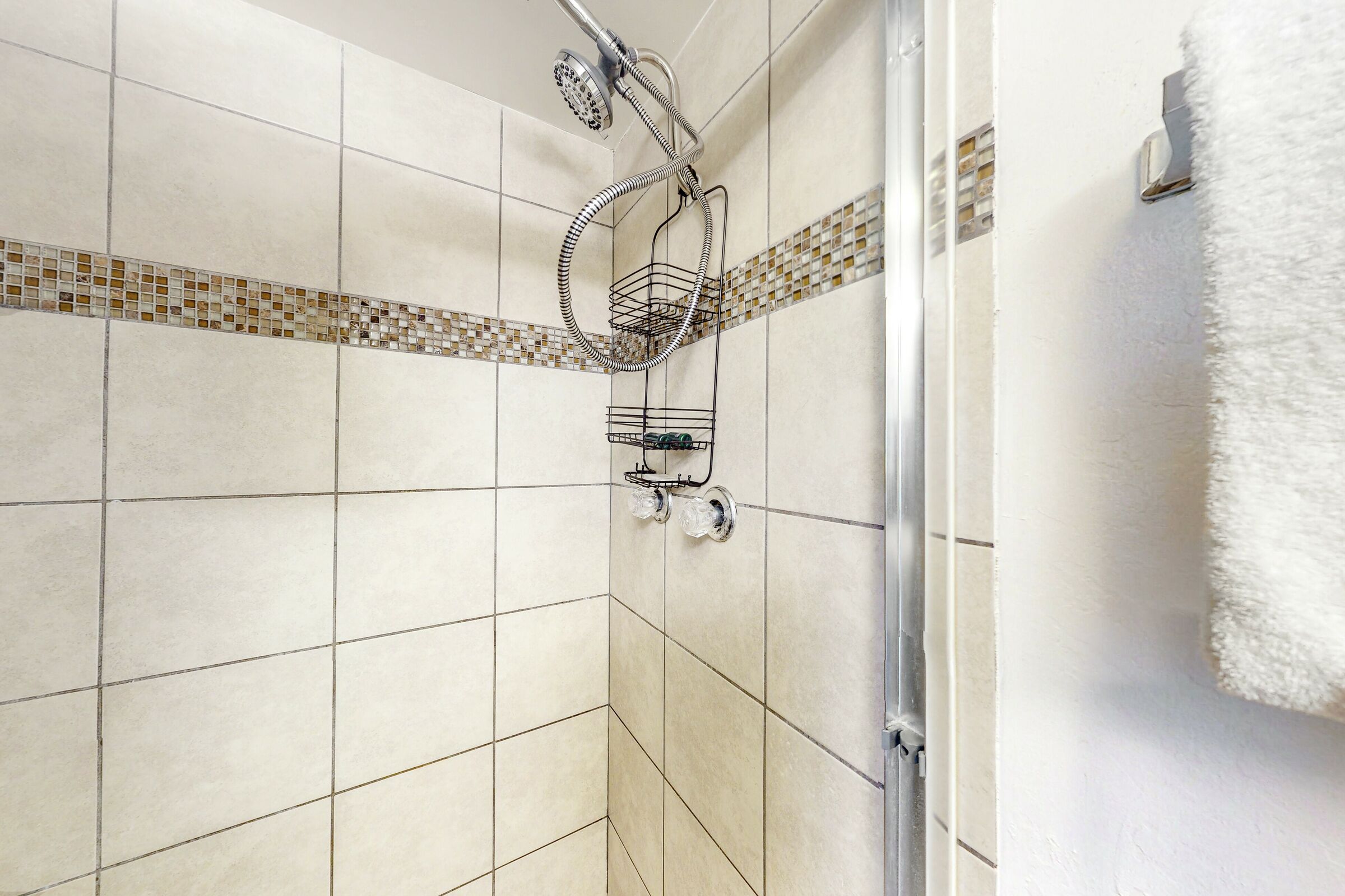 #F101 - Eagle River Escape - Bathroom