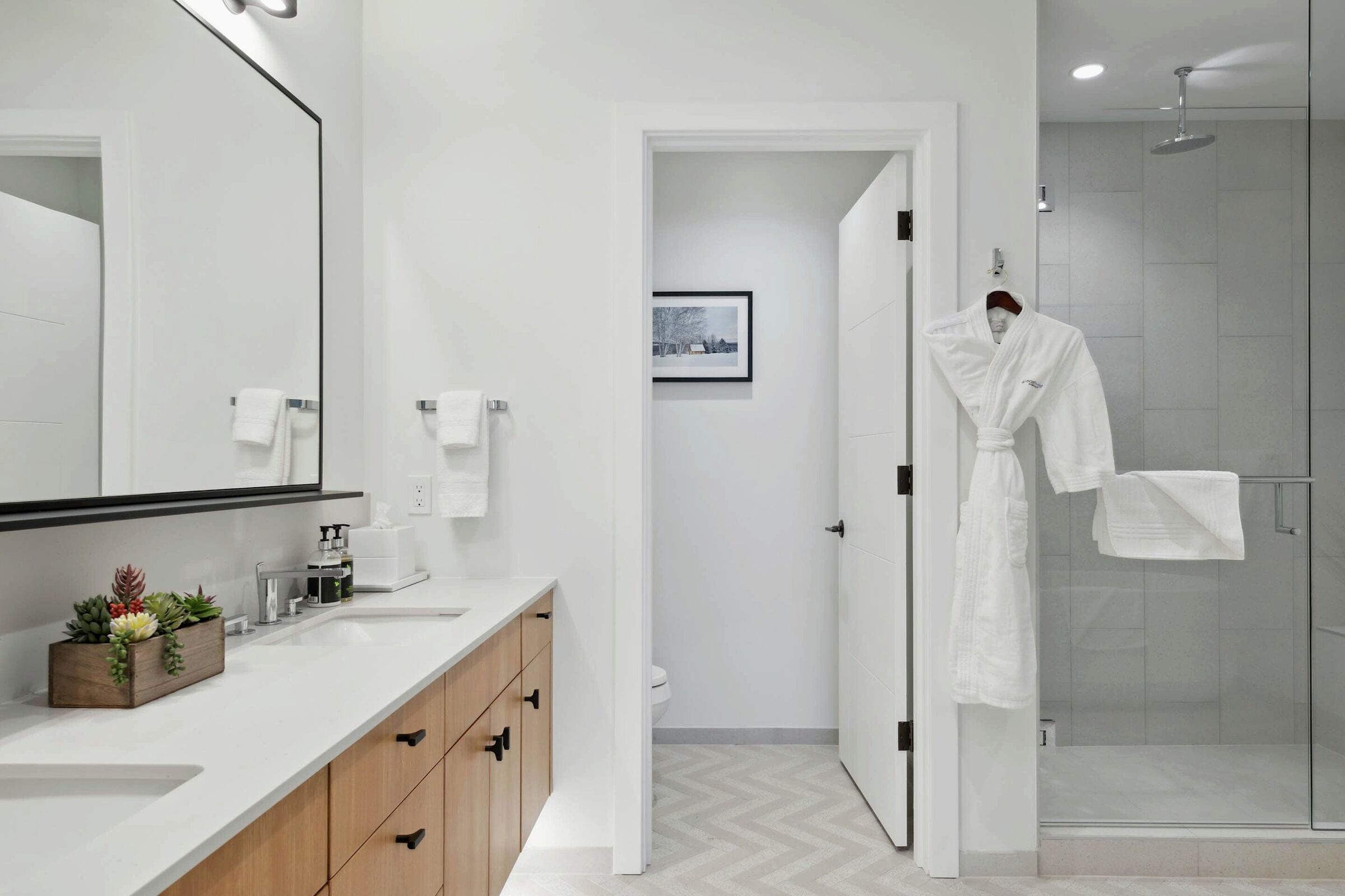 #310 - Master Ensuite Bathroom