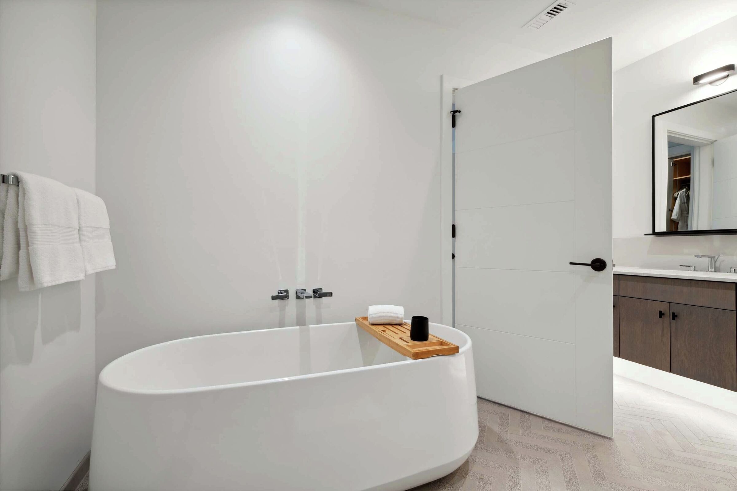 #410 - Master Ensuite Bathroom