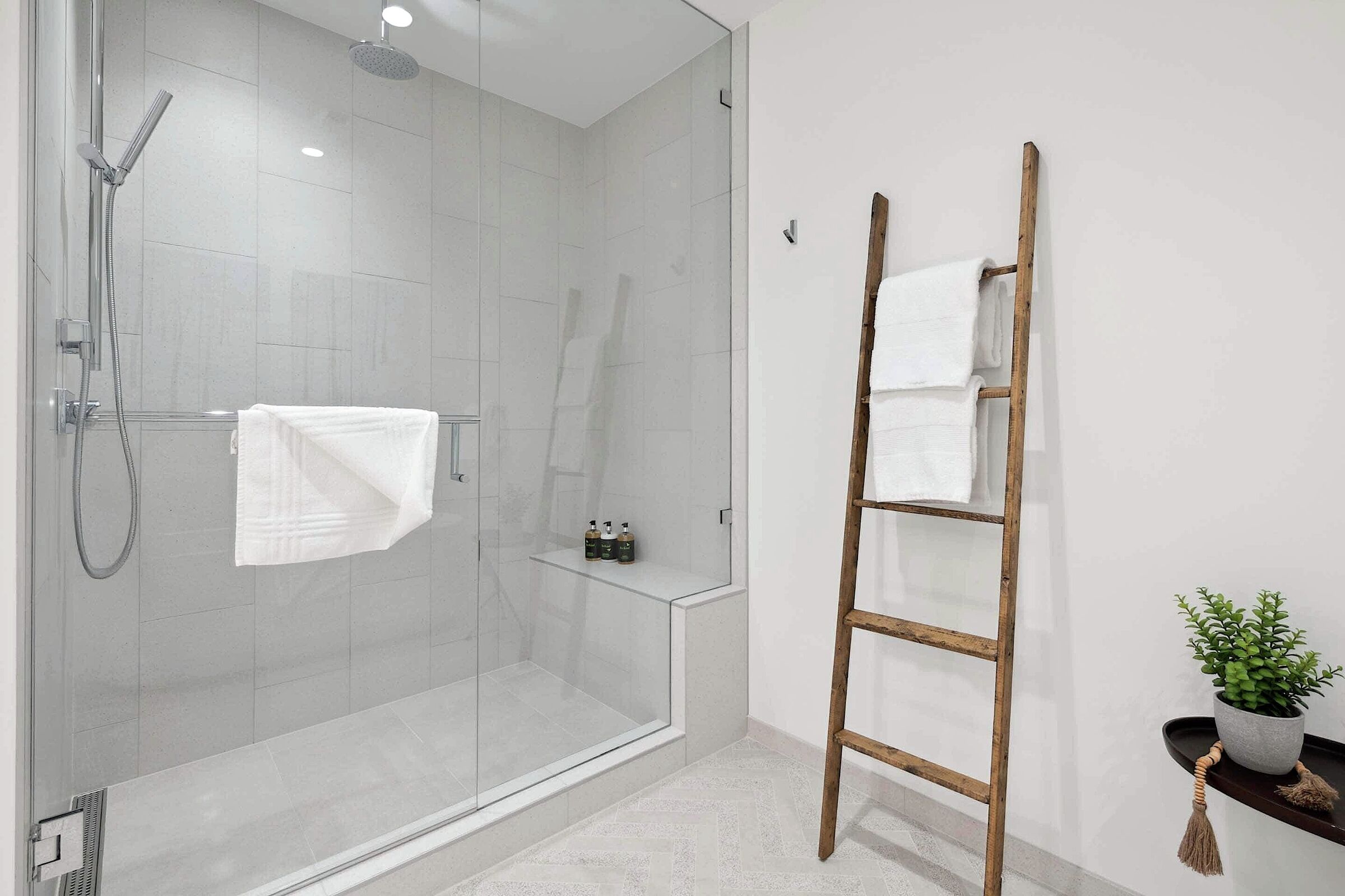 Master Ensuite Bathroom