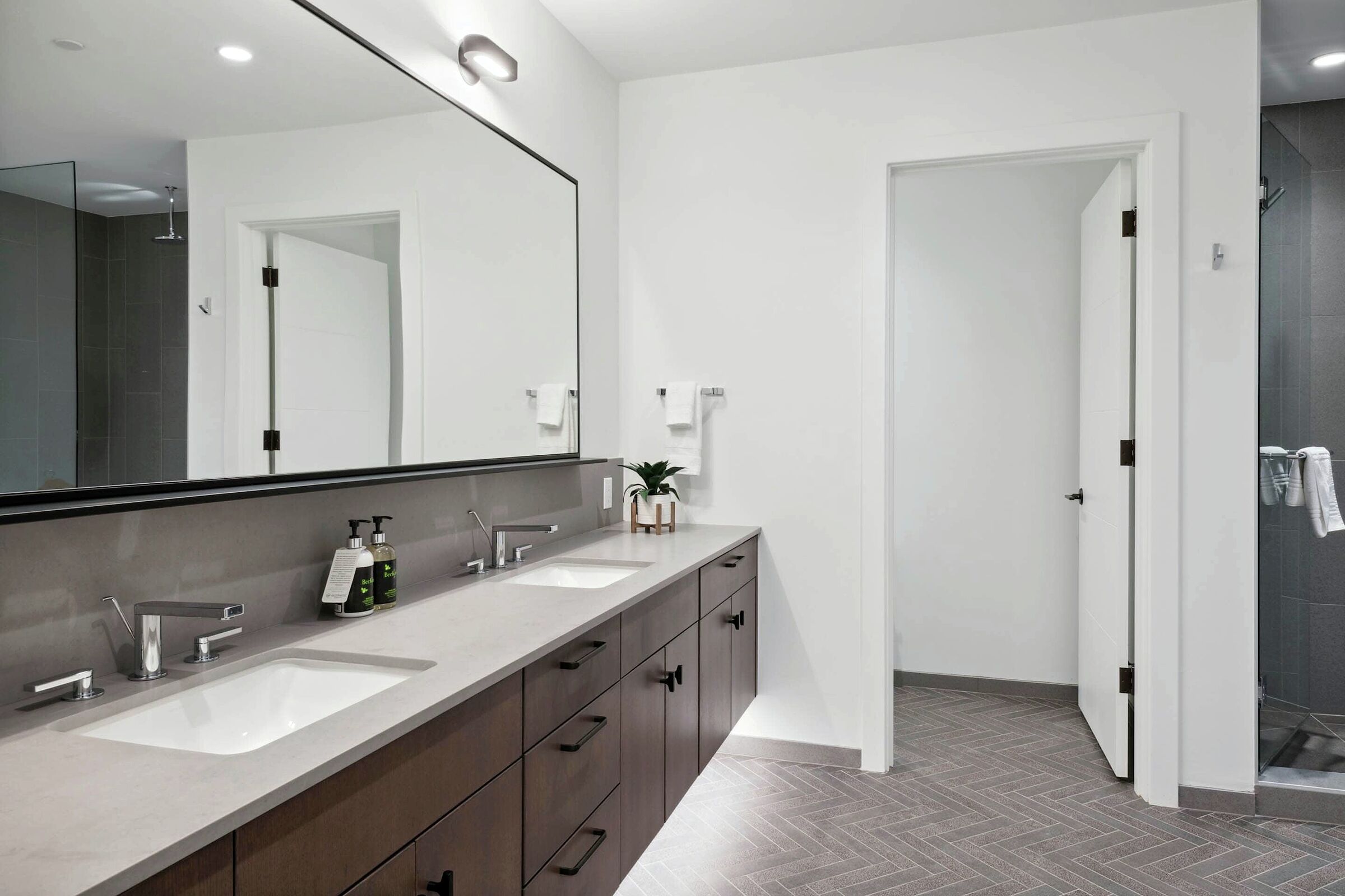 #207 - Master Ensuite Bathroom