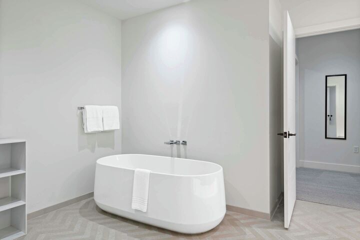 #307 - Master Ensuite Bathroom
