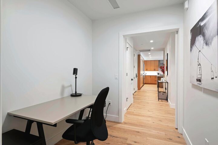 #307 - Office Area