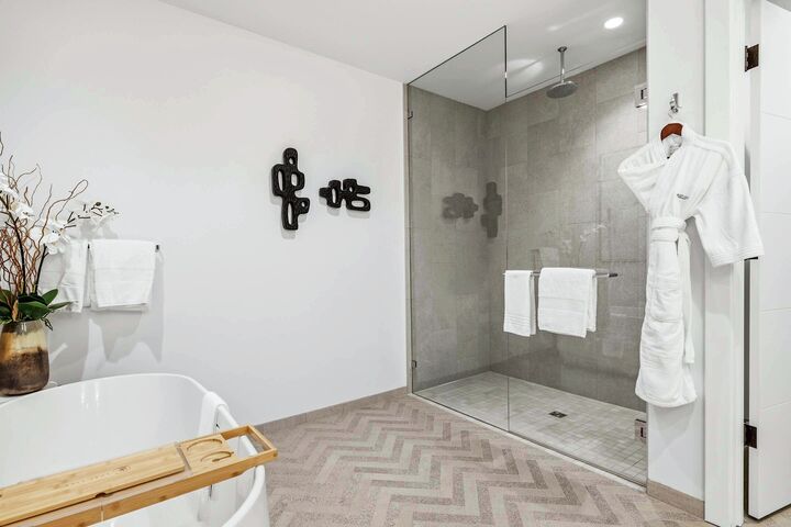 #209 - Master Ensuite Bathroom