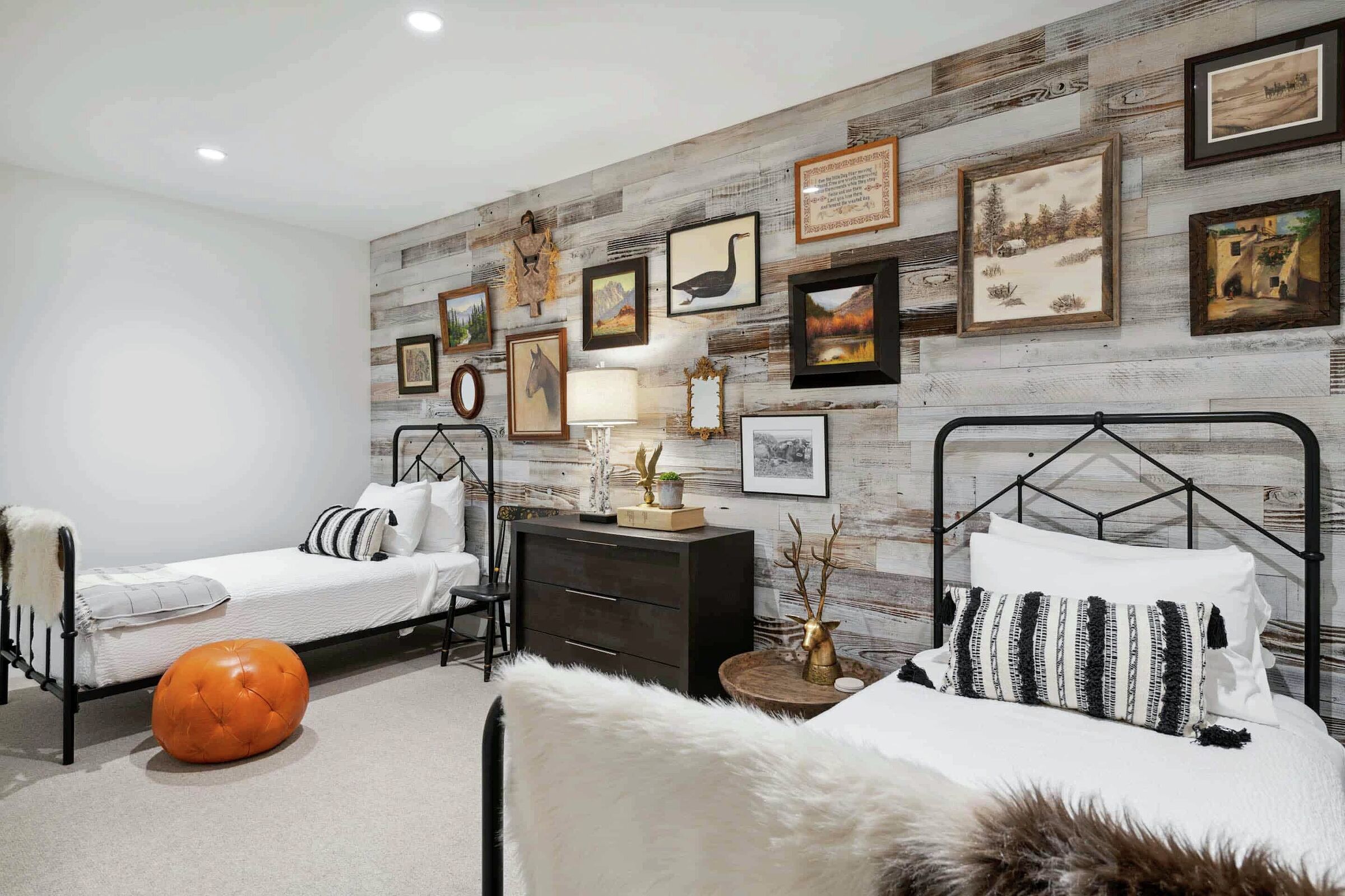 #210 - Den with Beds