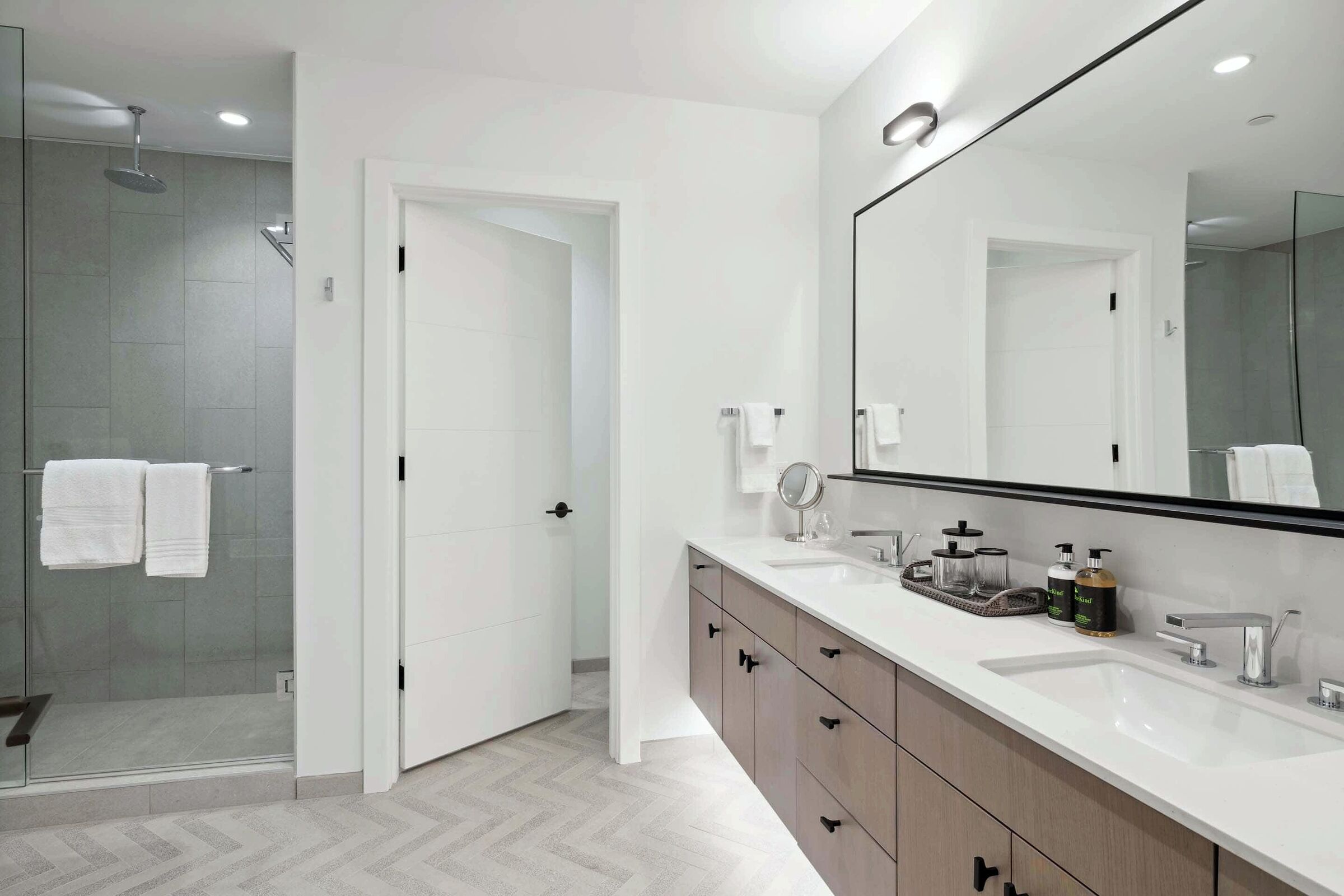 #309 - Master Ensuite Bathroom