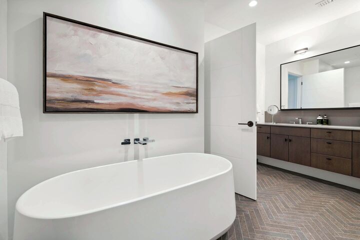 #303 - Master Ensuite Bathroom