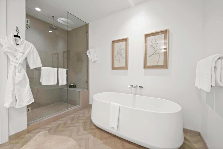 #429 - Ensuite Bathroom