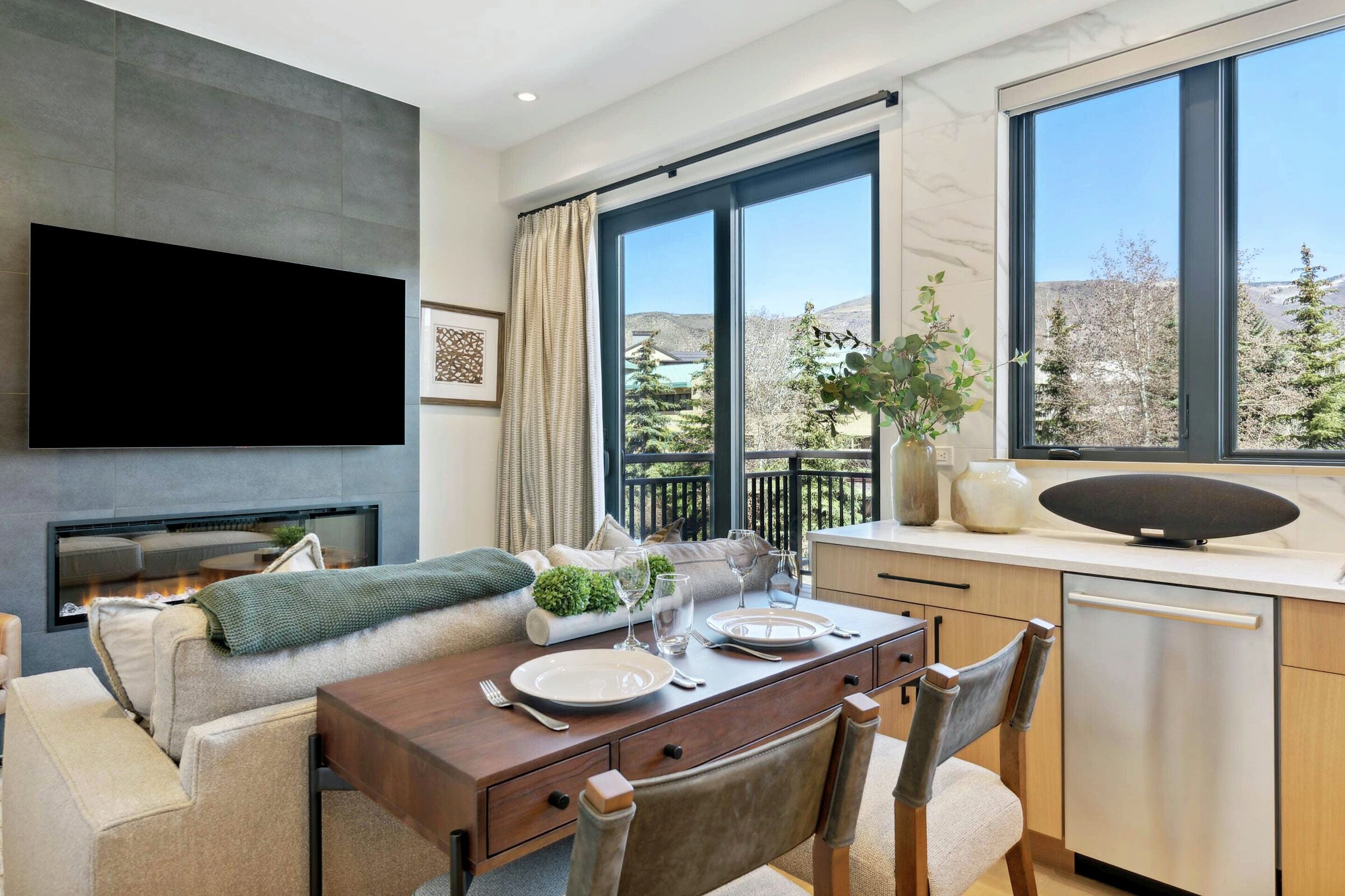 Living Area & Dining Area