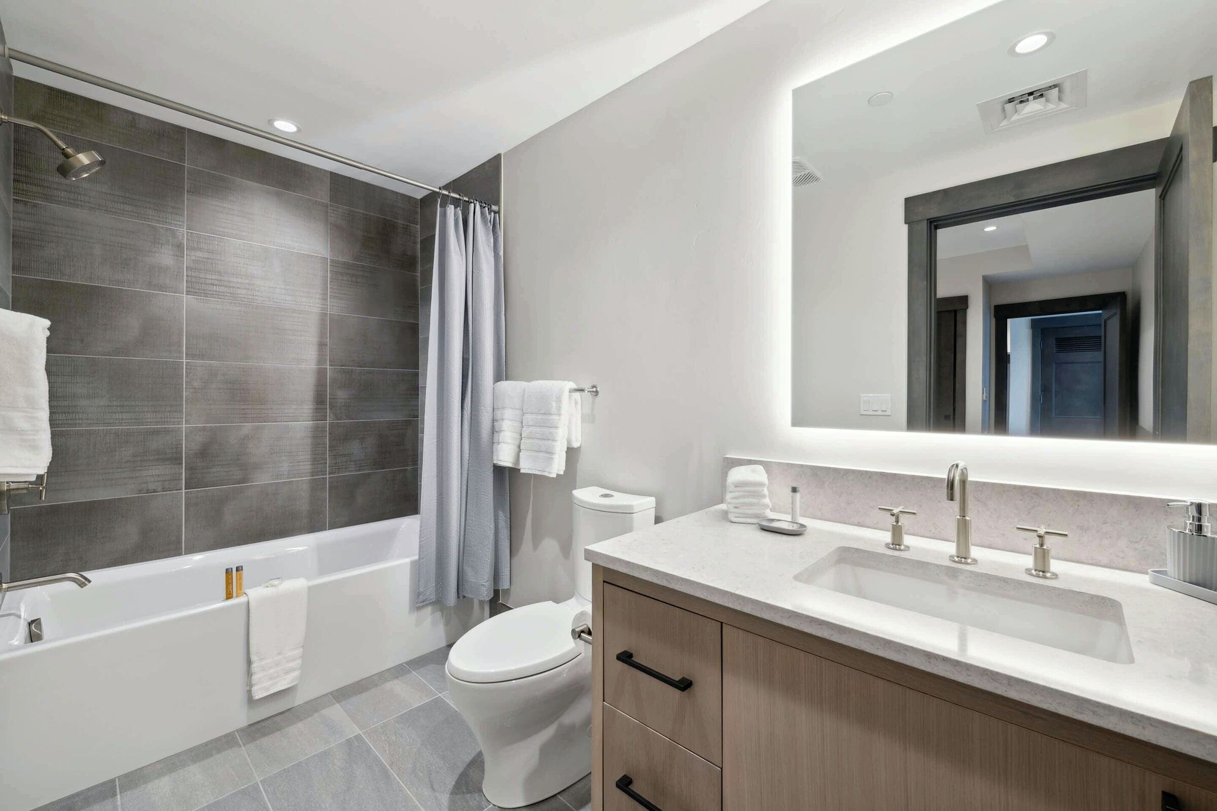 #204 - Ensuite Bathroom