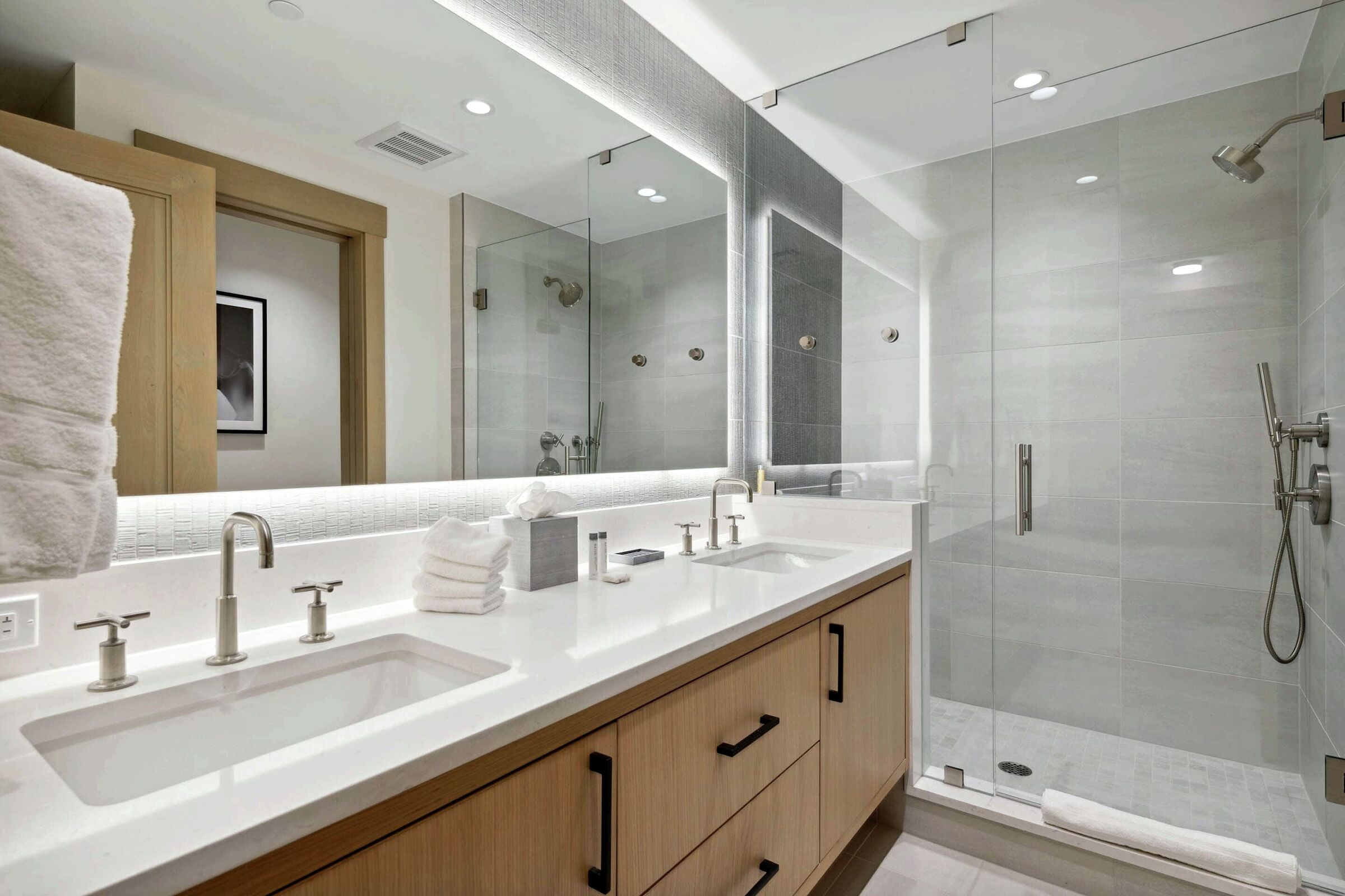 #405 - Master Ensuite Bathroom