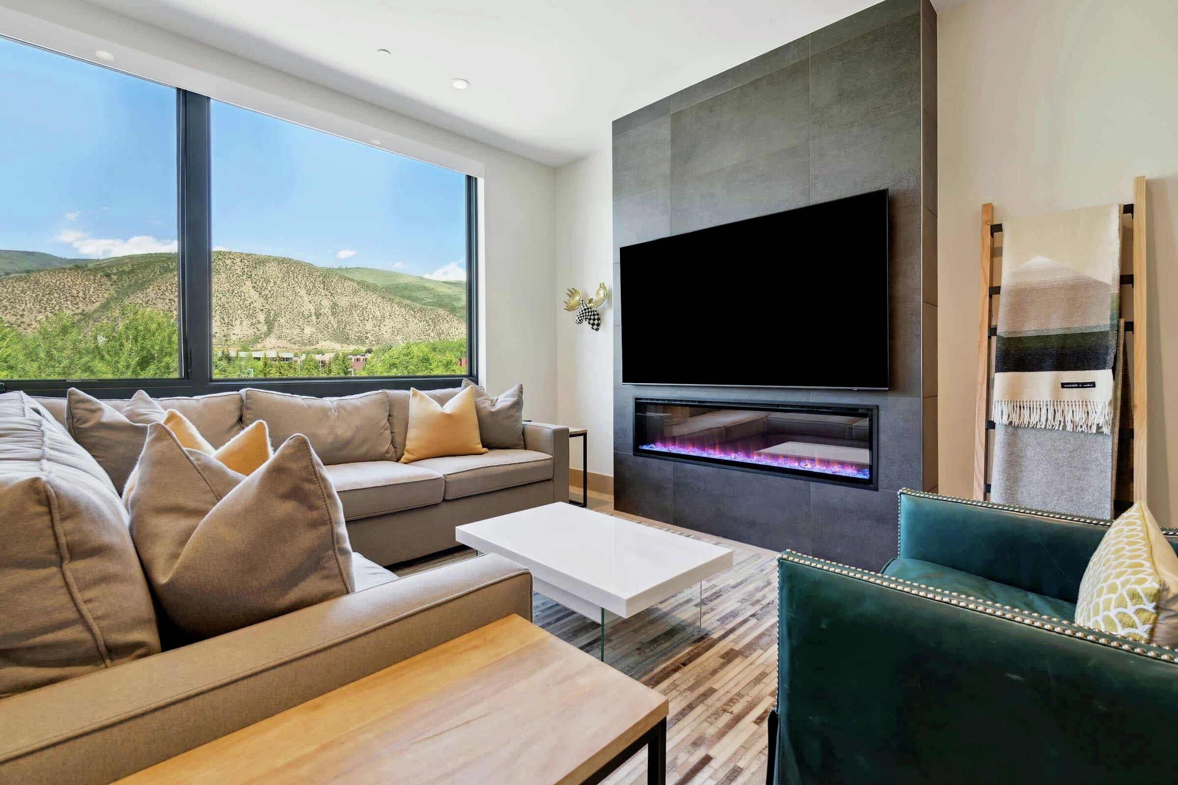 #305 - Living Area