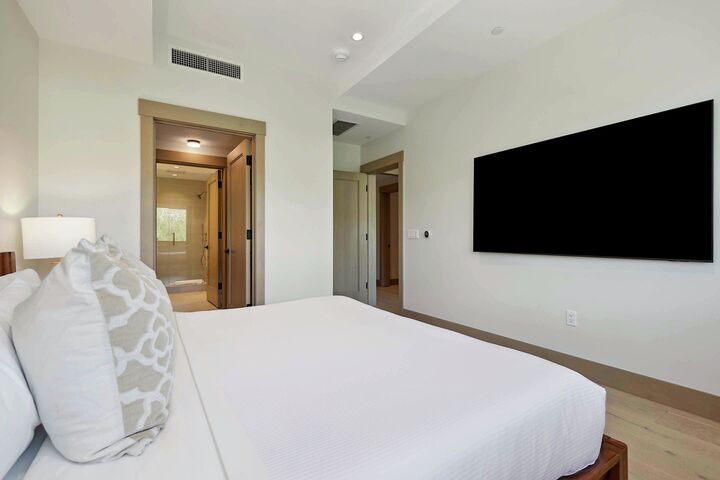 #305 - Master Bedroom