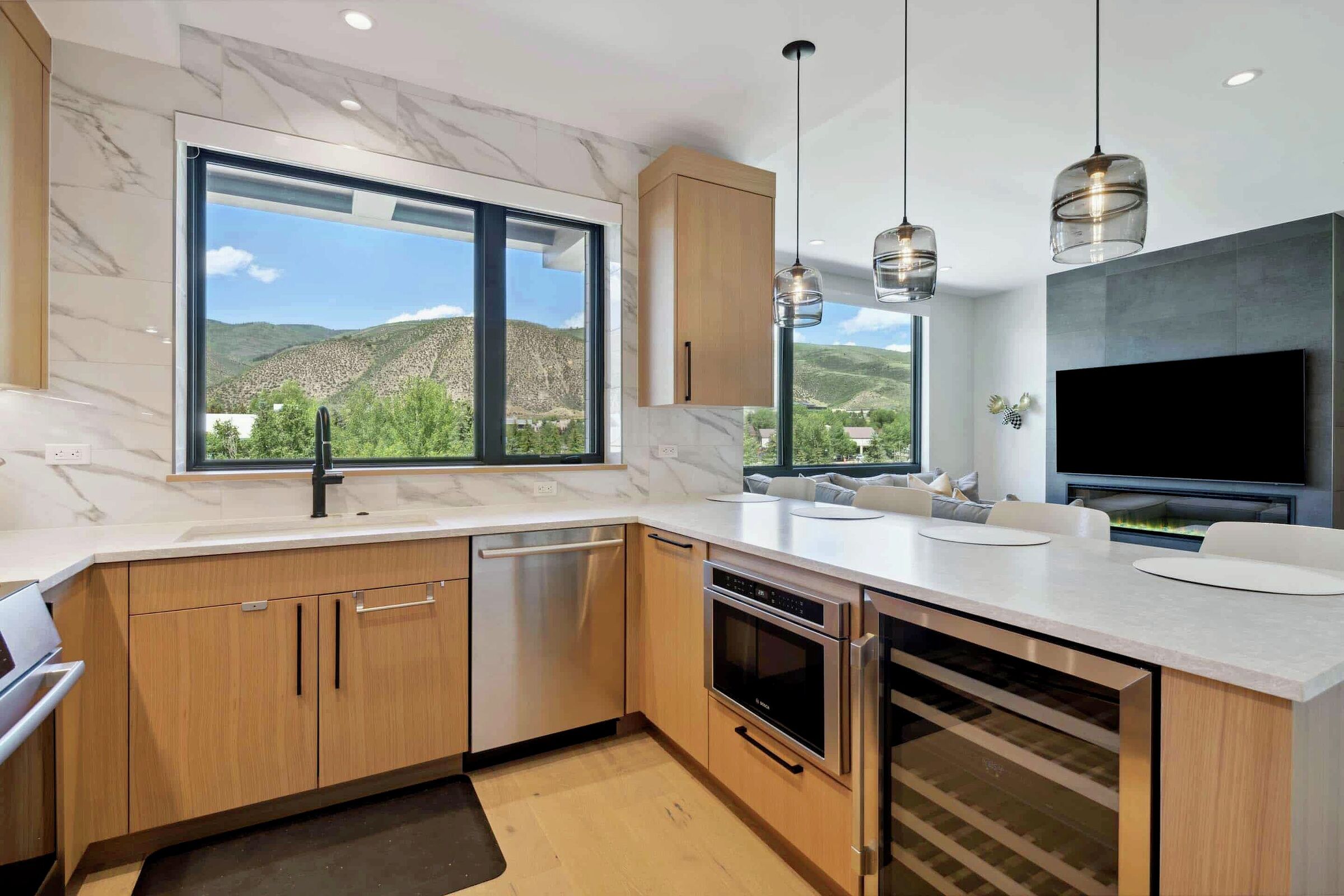 #305 - Kitchen