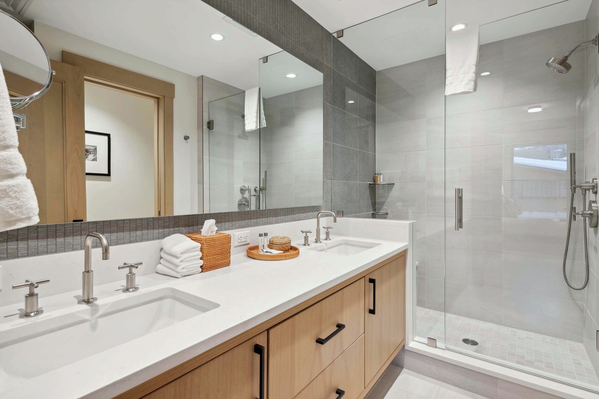 #102 - Master Ensuite Bathroom