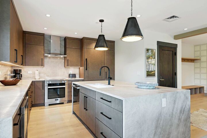 #400 - Kitchen