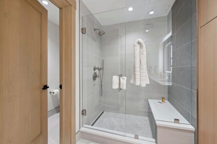 #203 - Master Ensuite Bathroom