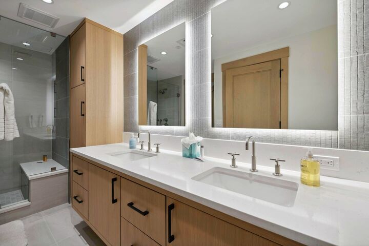 #203 - Master Ensuite Bathroom