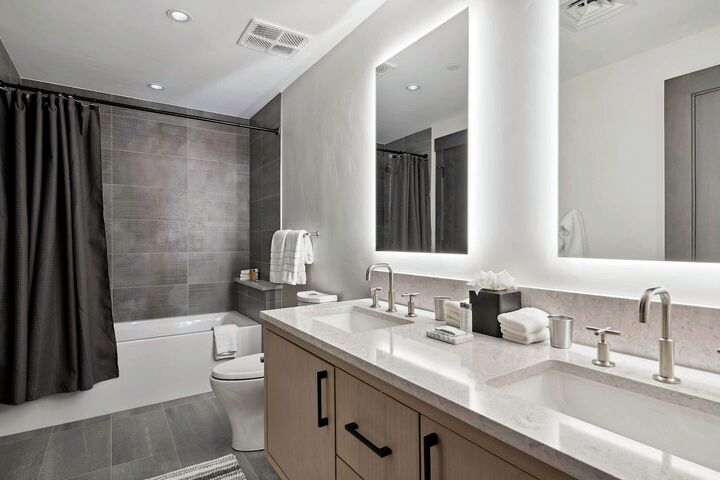 #503 - Ensuite Bathroom