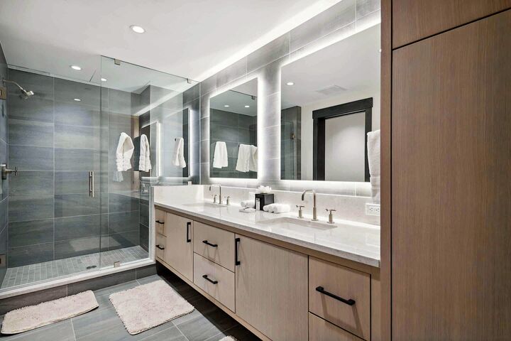 #503 - Ensuite Bathroom