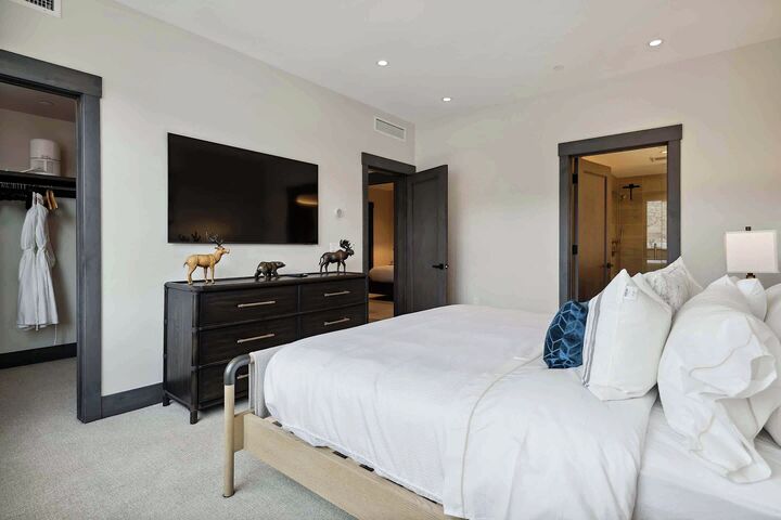 #503 - Master Bedroom