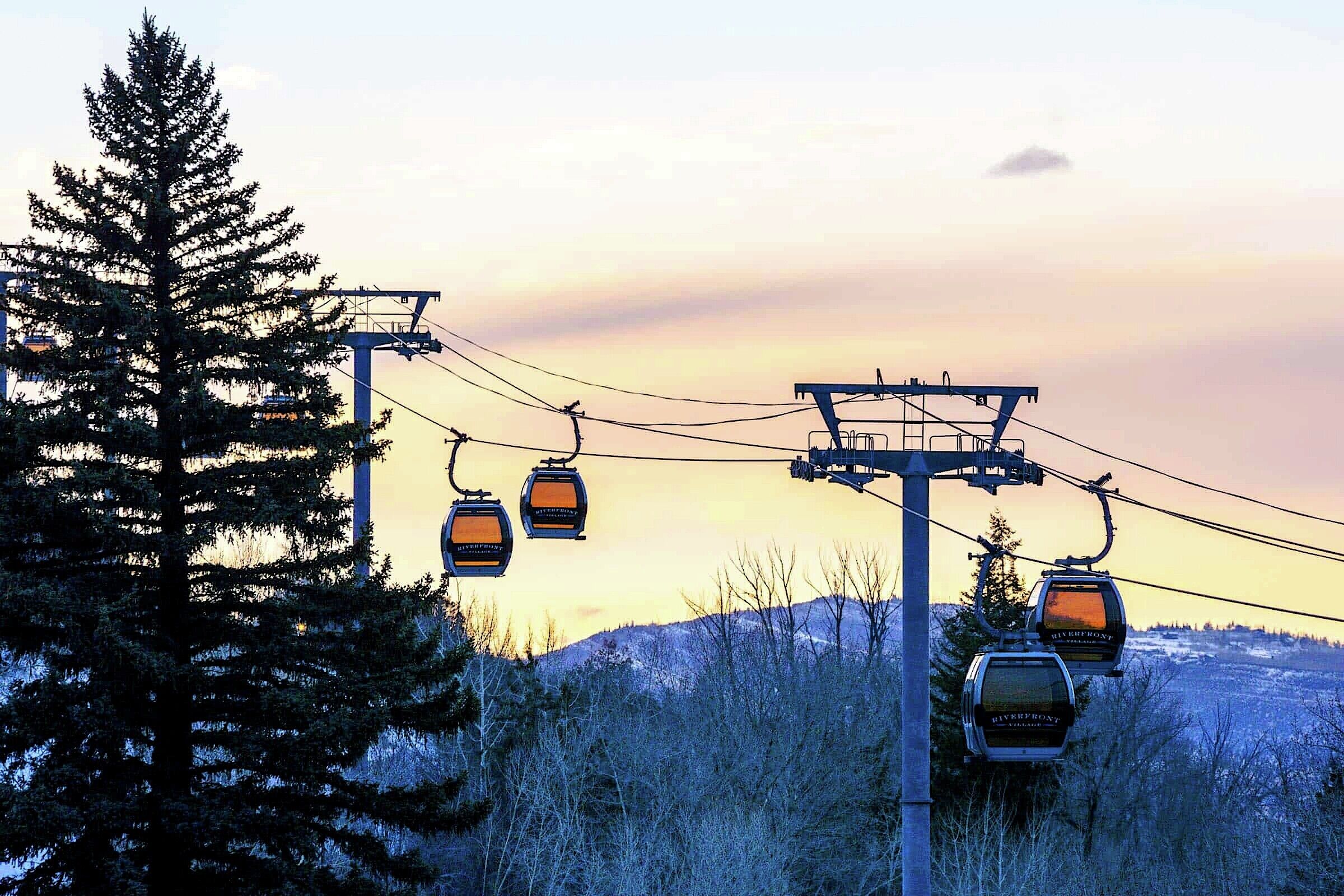 Gondola Ski Lifts