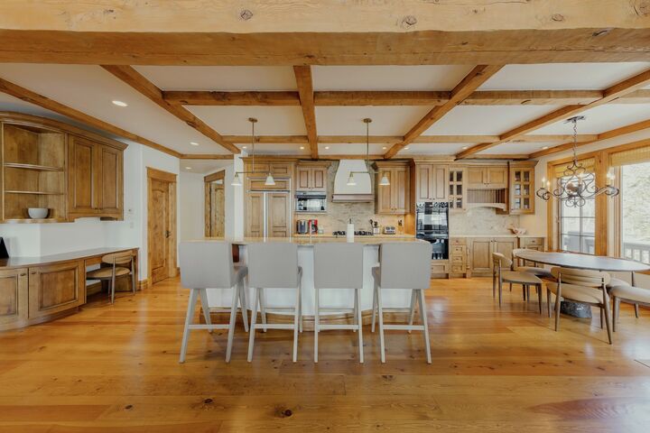 4 Bdrm 5.5 Bath HT - Kitchen